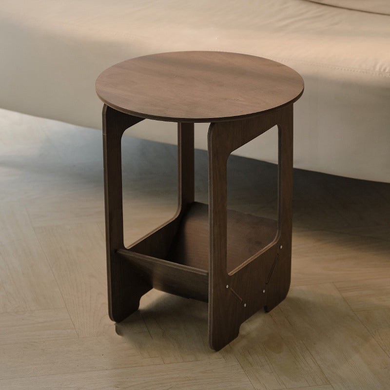 Traditioneller Vintage Couchtisch aus Holz mit runder quadratischer Form und 2 Ebenen für das Wohnzimmer 