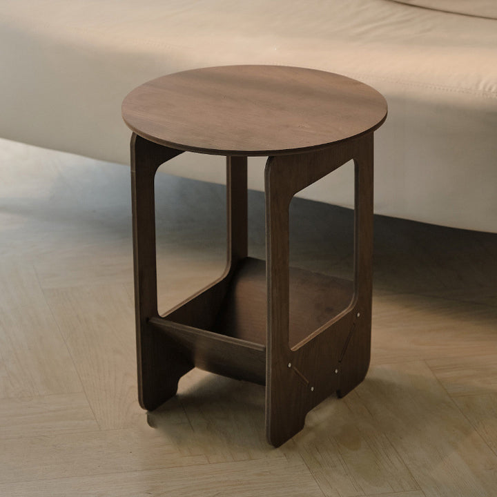 Traditioneller Vintage Couchtisch aus Holz mit runder quadratischer Form und 2 Ebenen für das Wohnzimmer 