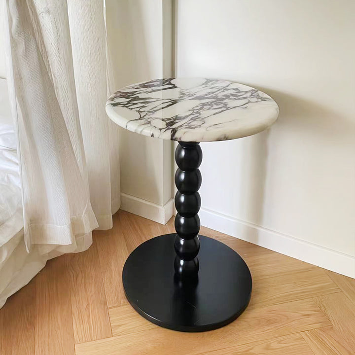 Table d'appoint ronde à perles en bois d'hévéa avec plateau en pierre de marbre français traditionnel et 1 niveau pour salon 