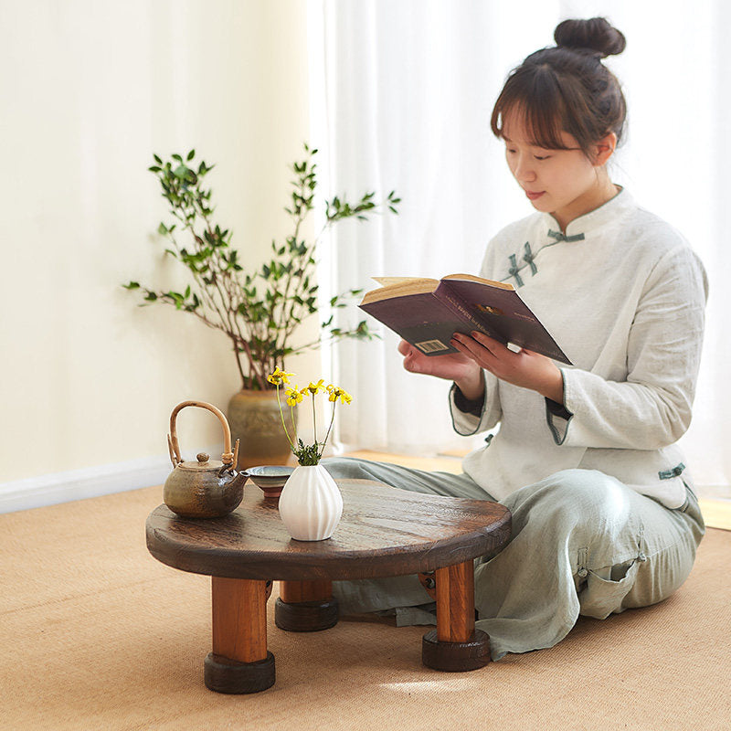 Traditioneller japanischer rechteckiger Couchtisch aus massivem Holz in Halbmondform mit 1 Ebene für das Wohnzimmer 