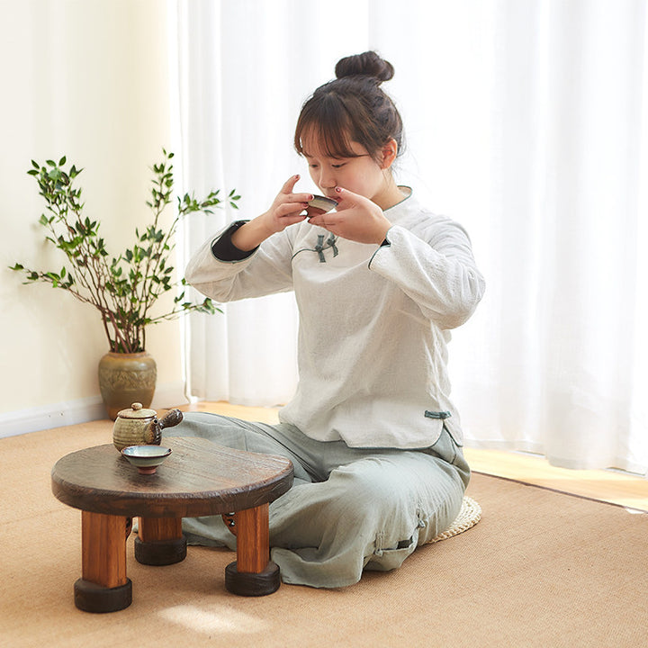 Traditioneller japanischer rechteckiger Couchtisch aus massivem Holz in Halbmondform mit 1 Ebene für das Wohnzimmer 