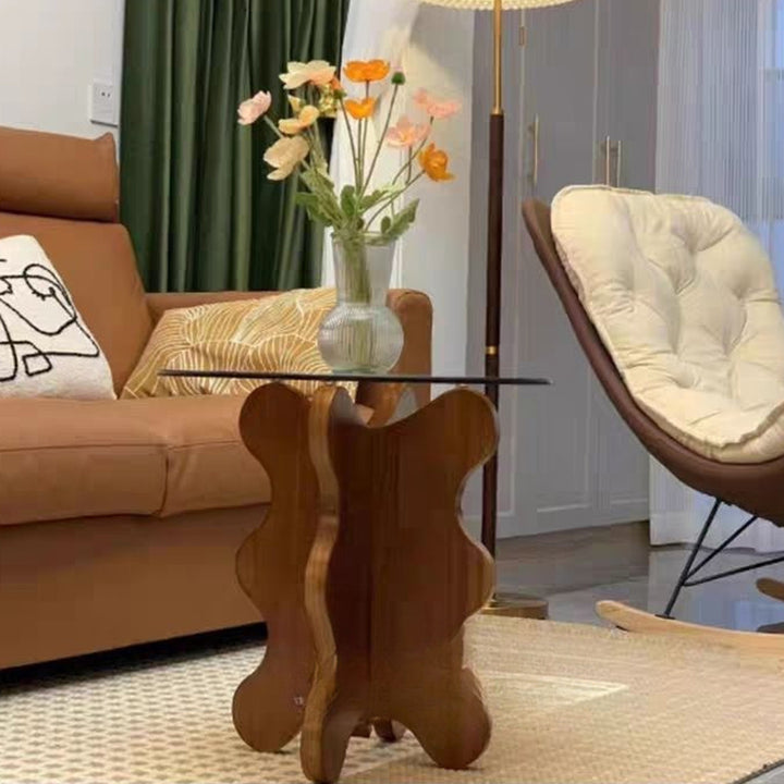Traditioneller französischer Seitentisch aus Gummibaumholz und Glas, rund mit Wellenform, mit 1 Ablage für das Wohnzimmer 