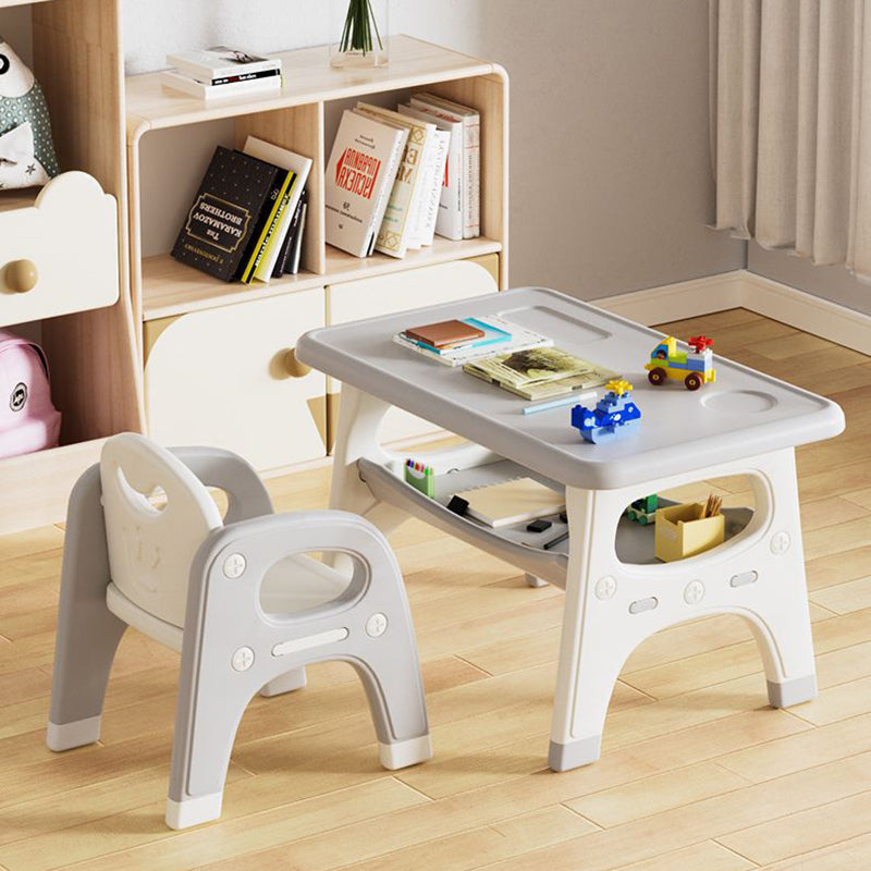Modernes minimalistisches geometrisch geschwungenes Kinder-Schreibtischstuhl-Set aus PE mit 2 Ebenen für das Wohnzimmer 