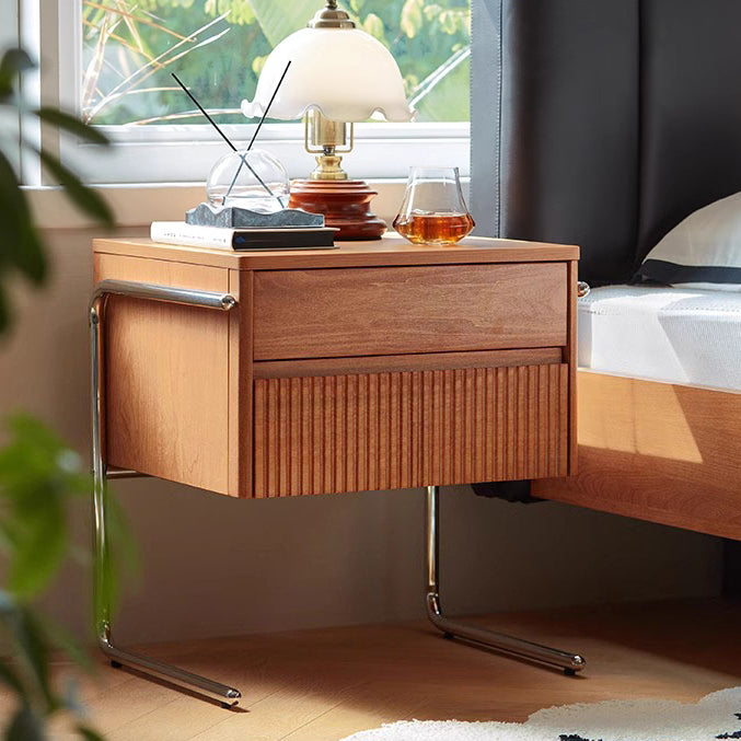 Table de chevet rectangulaire en bois massif scandinave contemporain avec rayures en acier inoxydable et 2 tiroirs pour chambre à coucher 