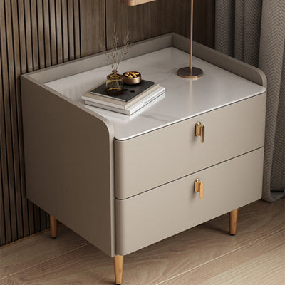 Table de chevet moderne de luxe avec base cylindrique rectangulaire en dalle de roche, cuir, bois massif et acier au carbone à 2 tiroirs pour chambre à coucher 