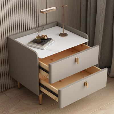Table de chevet moderne de luxe avec base cylindrique rectangulaire en dalle de roche, cuir, bois massif et acier au carbone à 2 tiroirs pour chambre à coucher 