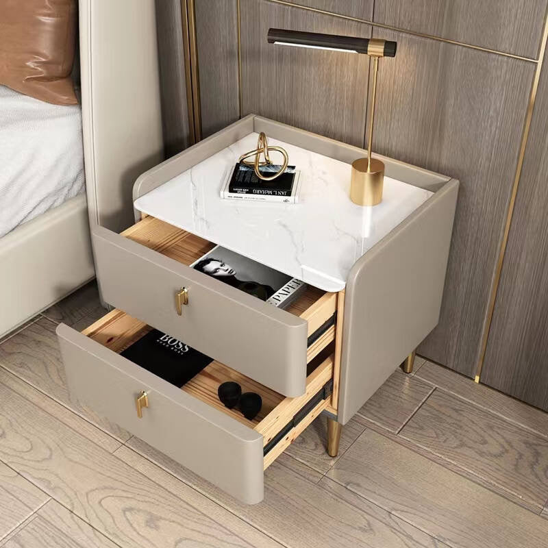 Table de chevet moderne de luxe avec base cylindrique rectangulaire en dalle de roche, cuir, bois massif et acier au carbone à 2 tiroirs pour chambre à coucher 