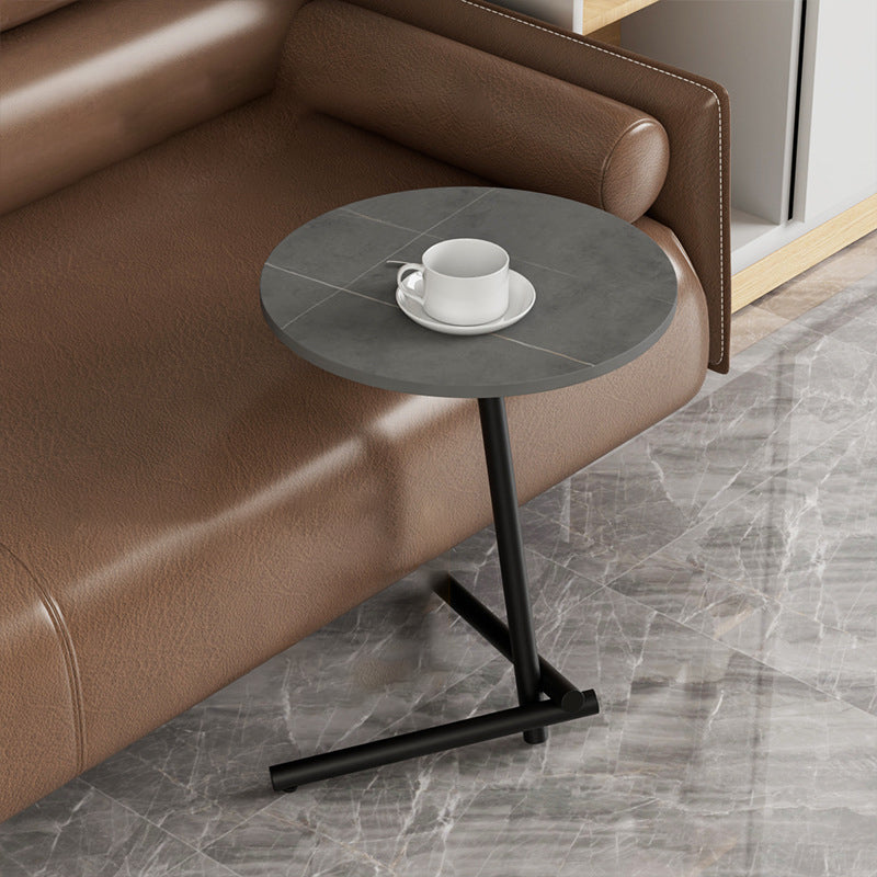 Mesa de café de hierro contemporánea escandinava redonda con una sola repisa para la sala de estar 