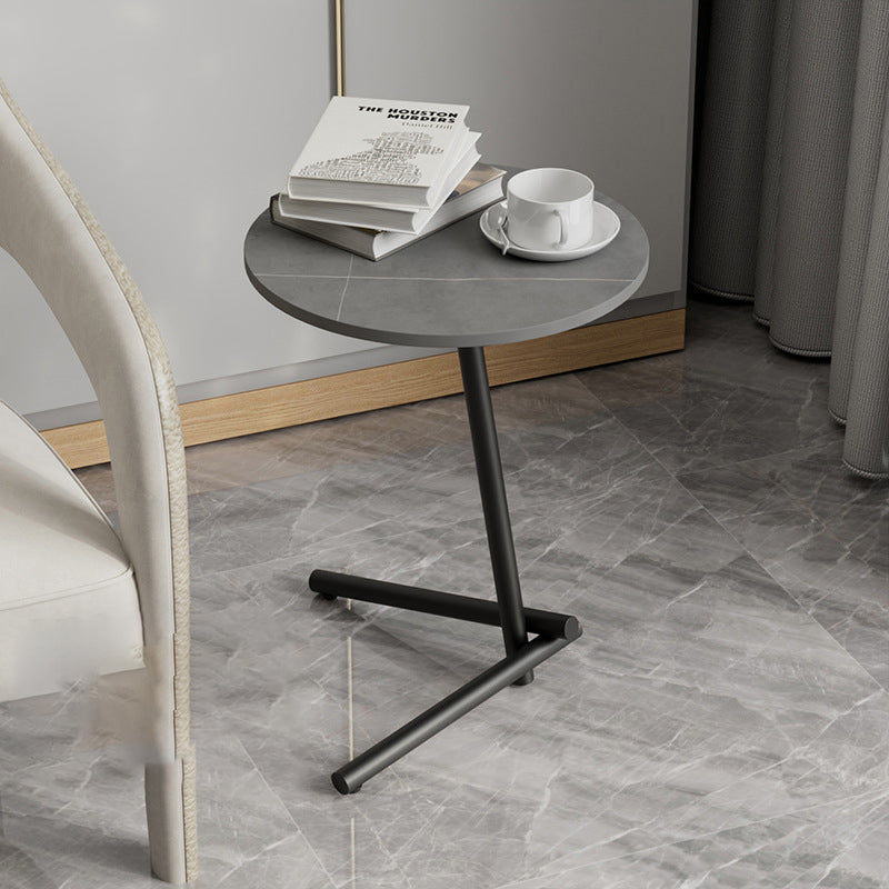 Mesa de café de hierro contemporánea escandinava redonda con una sola repisa para la sala de estar 