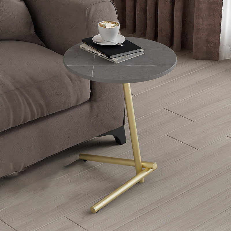Mesa de café de hierro contemporánea escandinava redonda con una sola repisa para la sala de estar 