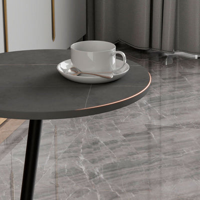 Mesa de café de hierro contemporánea escandinava redonda con una sola repisa para la sala de estar 