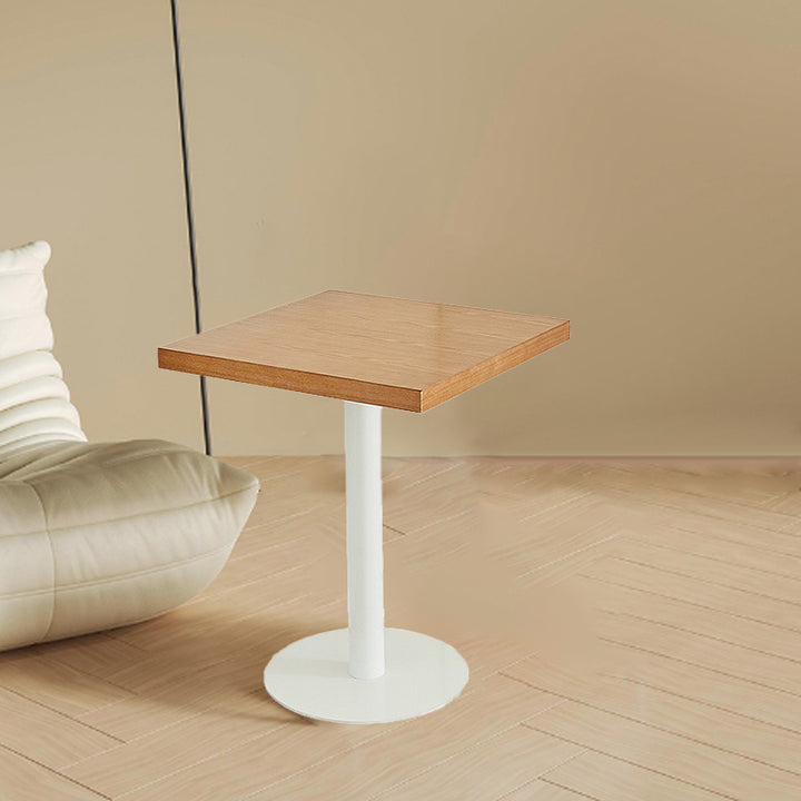 Moderner nordischer quadratischer Beistelltisch aus MDF und Stahl mit 1 Ablage für das Wohnzimmer 