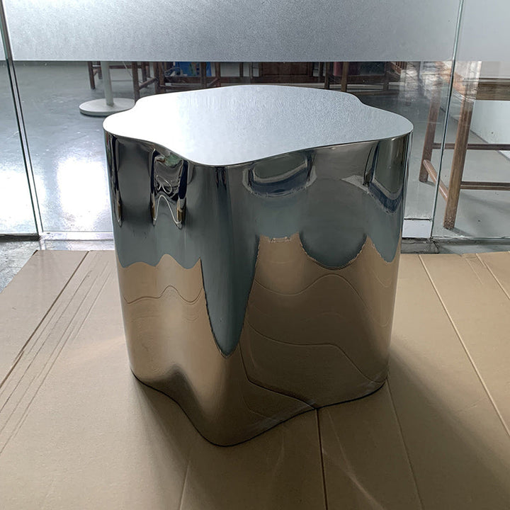 Moderner minimalistischer Beistelltisch Cloudy Cylinder aus Edelstahl, 1 Ablage, für das Wohnzimmer 
