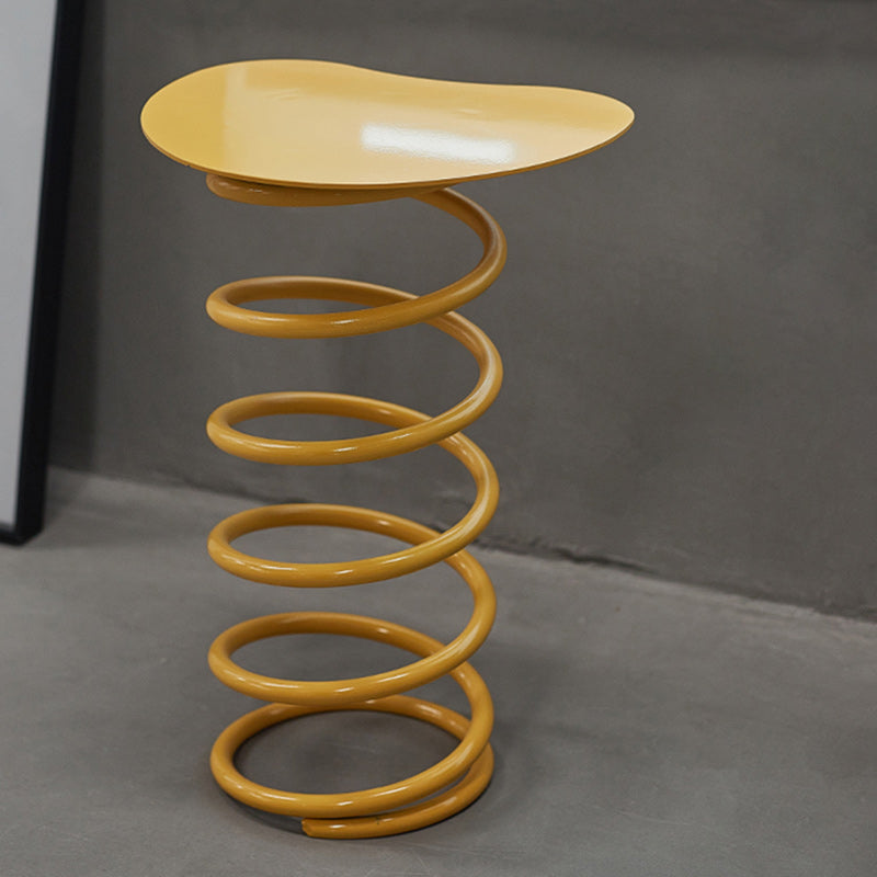 Tabouret bas à ressorts en spirale en fer scandinave contemporain pour salon 
