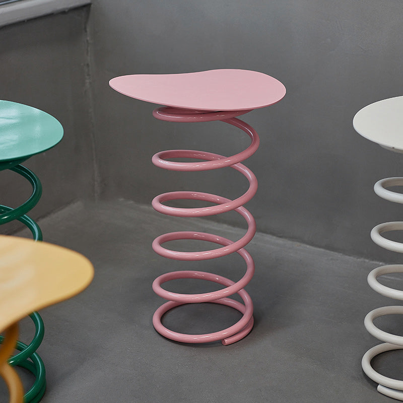 Tabouret bas à ressorts en spirale en fer scandinave contemporain pour salon 