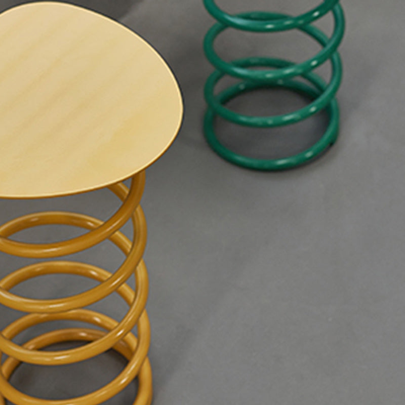 Tabouret bas à ressorts en spirale en fer scandinave contemporain pour salon 