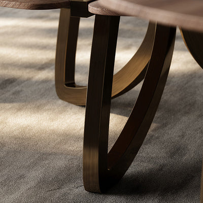 Mesa de centro contemporánea de madera de nogal negro retro en forma de pétalo para sala de estar 