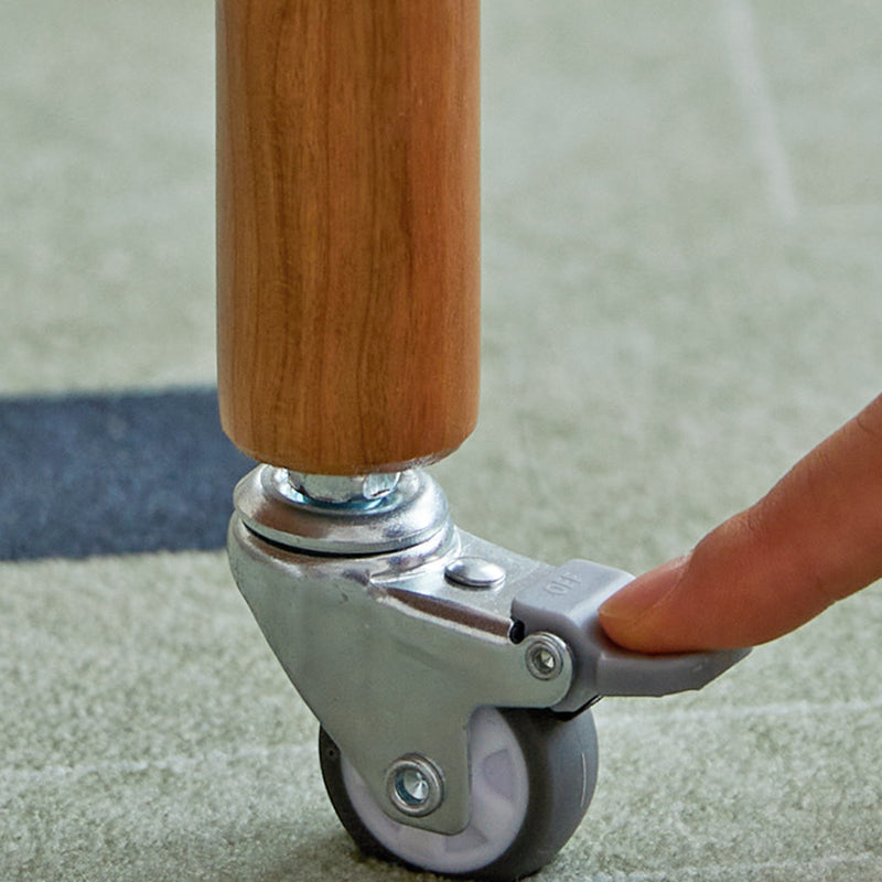 Traditioneller japanischer runder Massivholztisch mit 2 Ebenen und Rollen für das Wohnzimmer
