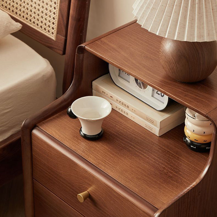 Traditioneller japanischer Nachttisch mit quadratischer Sperrholzplatte und 2-stufiger Schubladenaufbewahrung für das Schlafzimmer 