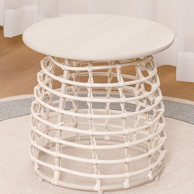 Zeitgenössischer Boho Beistelltisch mit rundem Sinterstein-Top und durchbrochenem Kohlenstoffstahl-Basis für das Wohnzimmer 