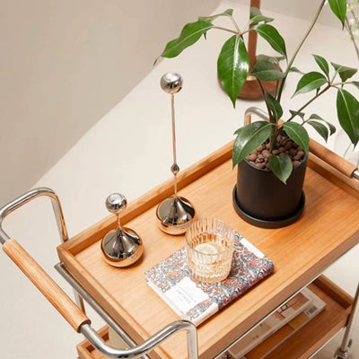 Zeitgenössischer Retro-Rechteckiger Massivholz-Tablett-Top-Metall-Beistelltisch 2-stufiger Rollwagen für das Wohnzimmer 