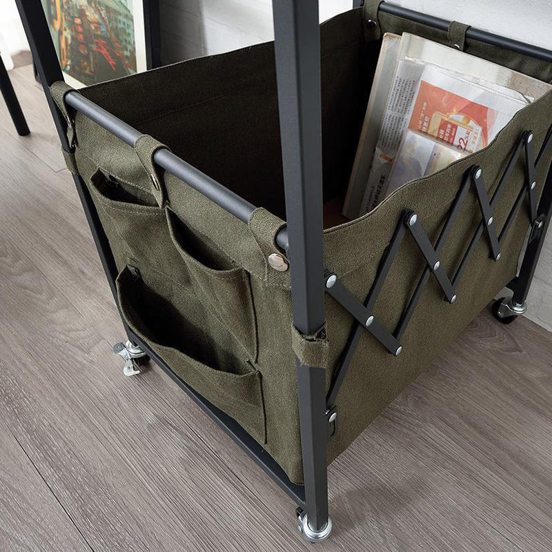 Zeitgenössischer nordischer quadratischer MDF-Oberteil Eisenrahmen Rollwagen Beistelltisch 2-stufige Stoffaufbewahrungstaschen für das Wohnzimmer 