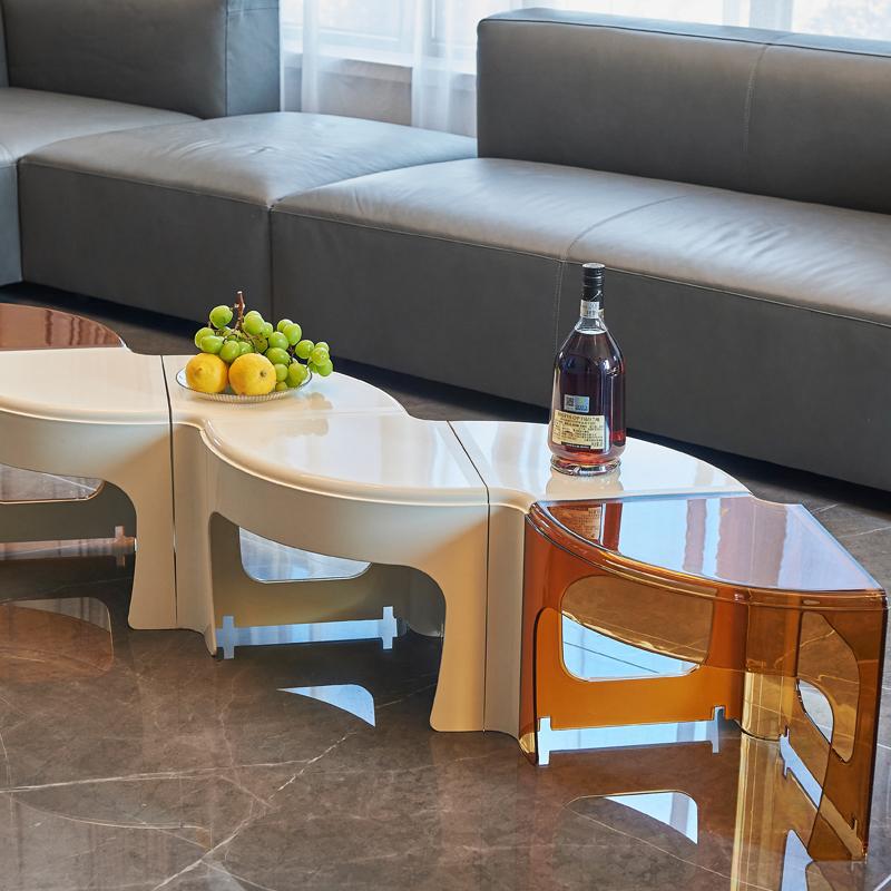 Zeitgenössischer skandinavischer modularer Endtisch in Fächerform aus Kunststoff mit austauschbaren Abschnitten, 3-stufig für das Wohnzimmer 