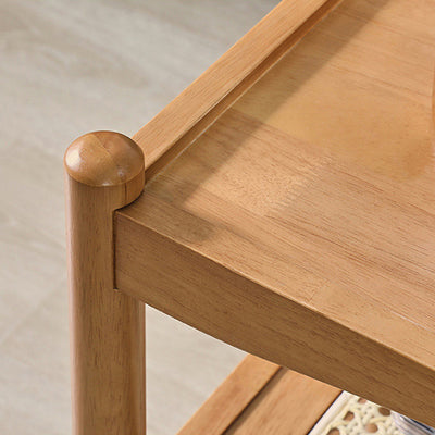Traditioneller japanischer rechteckiger Beistelltisch aus massivem Holz mit Rattantop, 2-stufigen Ablagefächern und Rollen für das Wohnzimmer 