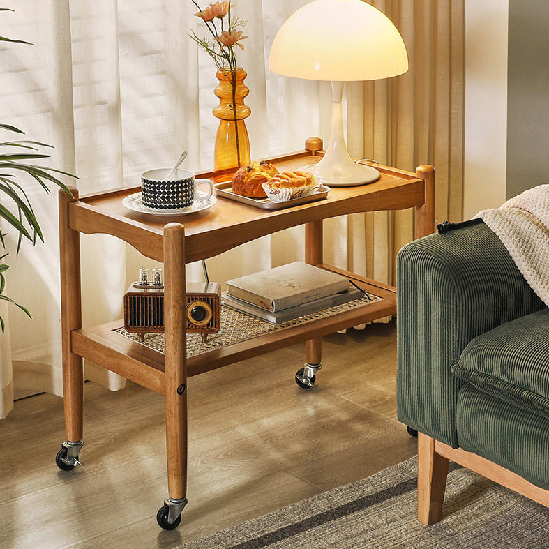 Traditioneller japanischer rechteckiger Beistelltisch aus massivem Holz mit Rattantop, 2-stufigen Ablagefächern und Rollen für das Wohnzimmer 
