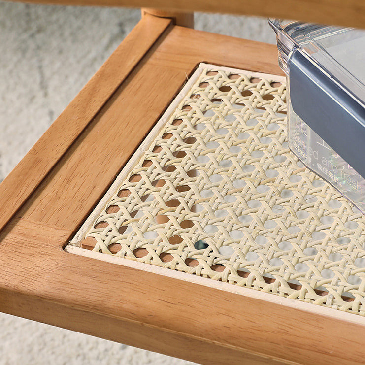 Traditioneller japanischer rechteckiger Beistelltisch aus massivem Holz mit Rattantop, 2-stufigen Ablagefächern und Rollen für das Wohnzimmer 