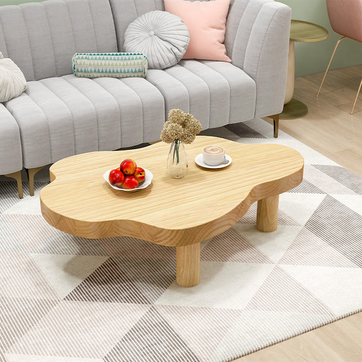 Moderner skandinavischer Couchtisch in Wolken-Creme, rechteckig-rund, aus Kiefernholz fürs Wohnzimmer 