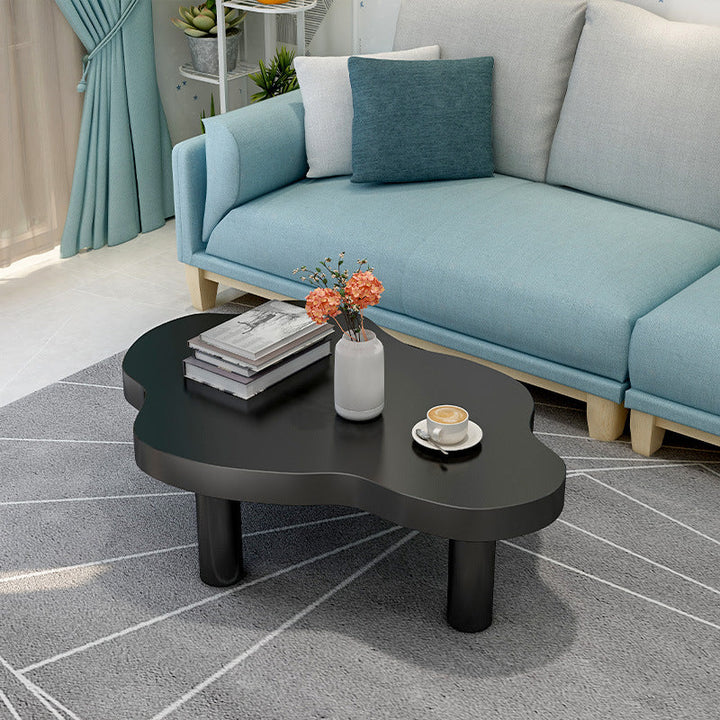 Moderner skandinavischer Couchtisch in Wolken-Creme, rechteckig-rund, aus Kiefernholz fürs Wohnzimmer 