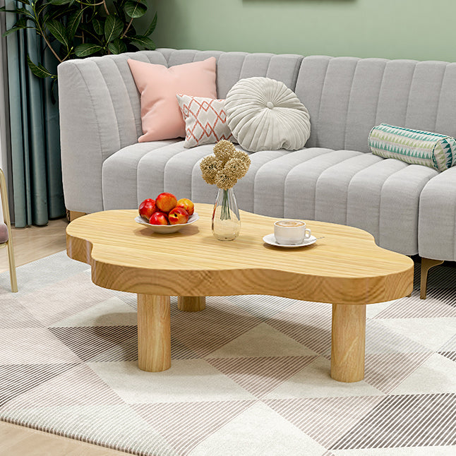 Moderner skandinavischer Couchtisch in Wolken-Creme, rechteckig-rund, aus Kiefernholz fürs Wohnzimmer 
