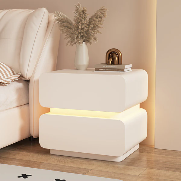 Zeitgenössischer skandinavischer Creme-Sensorlicht-Quadrat-Holz-Nachttisch mit 2 Schubladen für das Schlafzimmer 