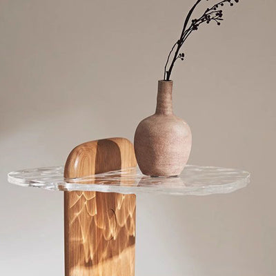 Table d'appoint ovale scandinave contemporain en verre et chêne pour le salon 