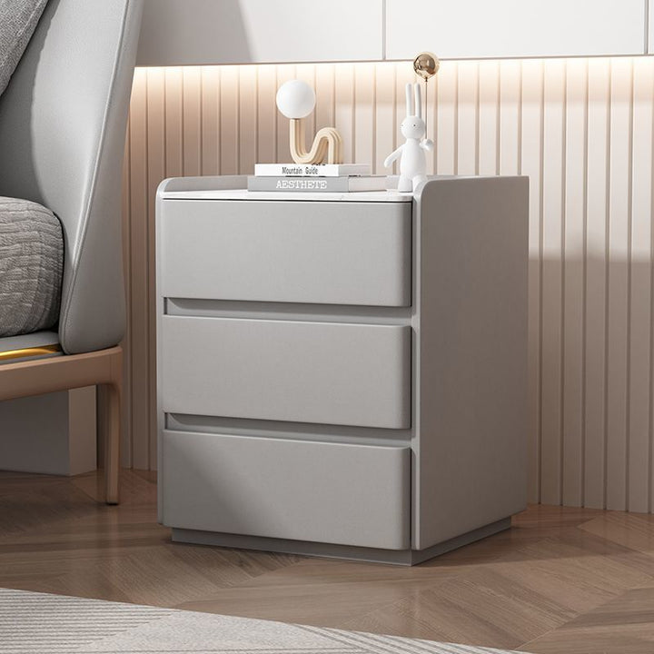 Mesita de noche rectangular moderna y minimalista de madera de pino, cuero resistente a los arañazos de gato y losa de roca, con 3 cajones, para dormitorio 