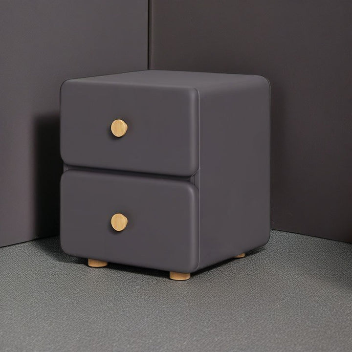 Moderner minimalistischer cremefarbener rechteckiger quadratischer organischer Leder-Nachttisch aus Massivholz &amp; Sperrholz mit 2 Schubladen für das Schlafzimmer 