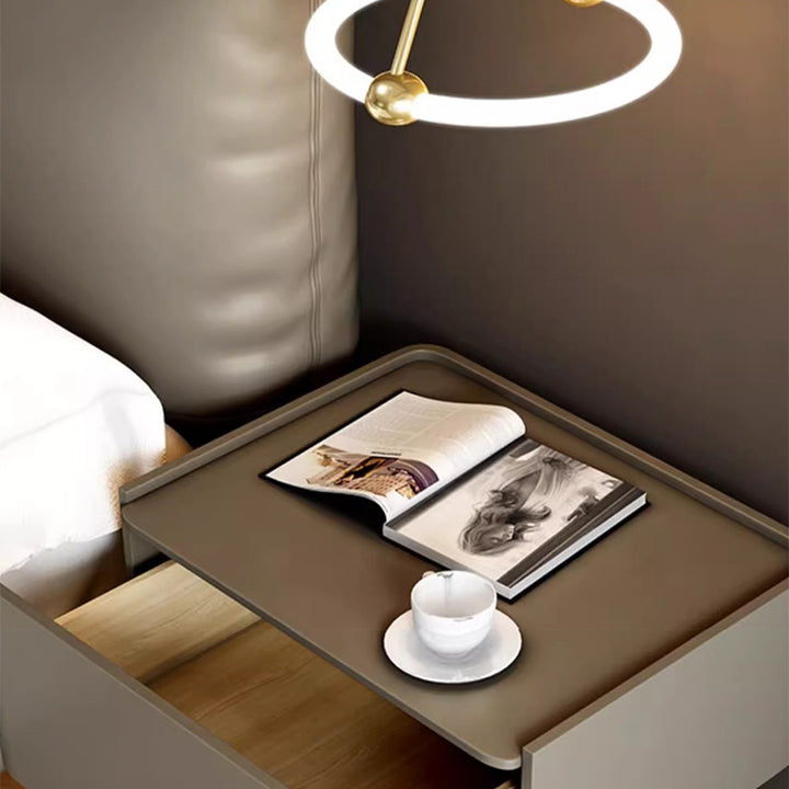Moderner minimalistischer Nachttisch mit 1 Schublade aus rechteckiger konischer Fingerzinken-Sperrholzplatte mit kratzfestem Leder für das Schlafzimmer 