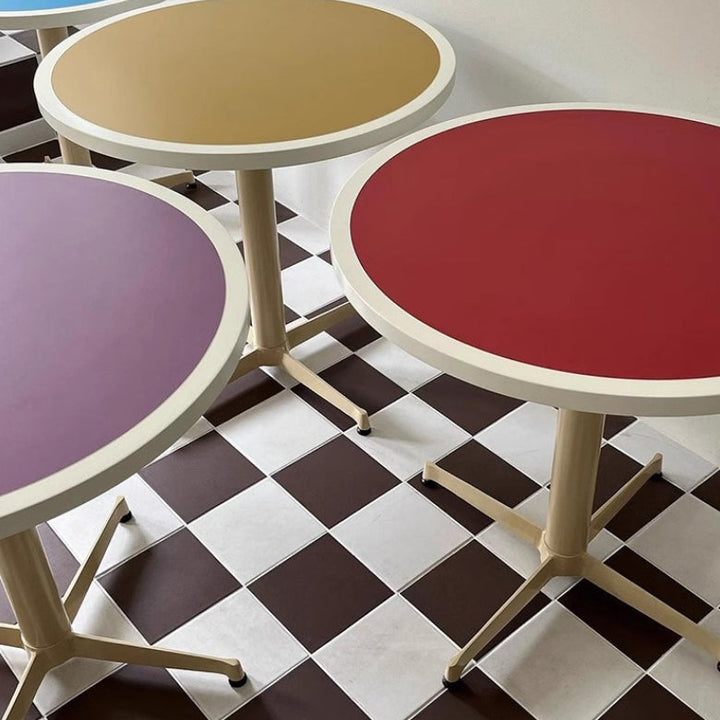 Moderner minimalistischer runder Couchtisch mit Tischplatte aus lackiertem Eisen und MDF, 4-beinig, für das Wohnzimmer 