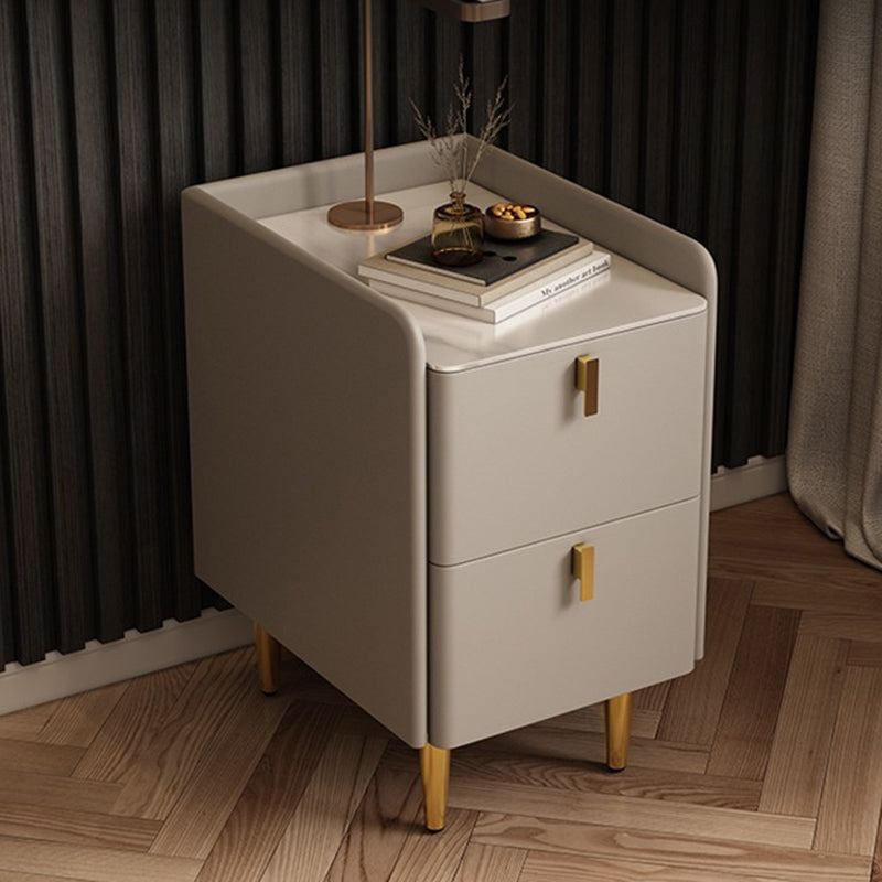 Table de chevet rectangulaire nordique contemporain en cuir microfibre bois massif acier au carbone 2 tiroirs pour chambre 