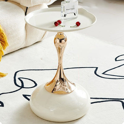 Mesa de café redonda contemporánea escandinava de acero al carbono electrochapado en oro para sala de estar 