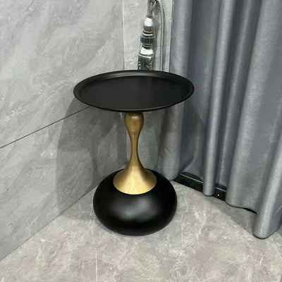 Mesa de café redonda contemporánea escandinava de acero al carbono electrochapado en oro para sala de estar 