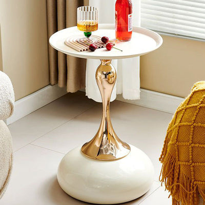 Mesa de café redonda contemporánea escandinava de acero al carbono electrochapado en oro para sala de estar 