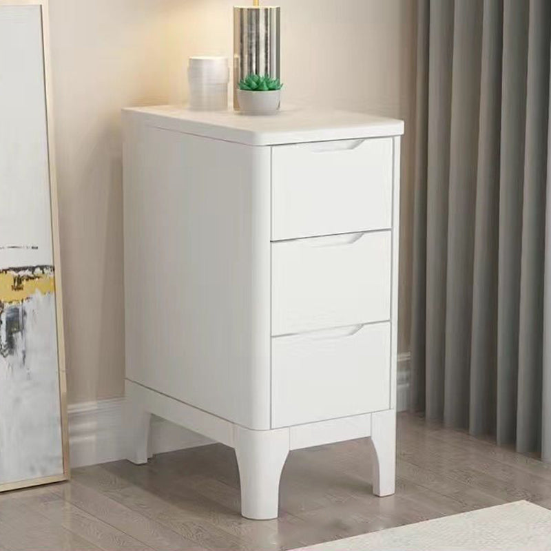 Table de chevet rectangulaire contemporaine en bois massif scandinave à 3 tiroirs pour chambre 