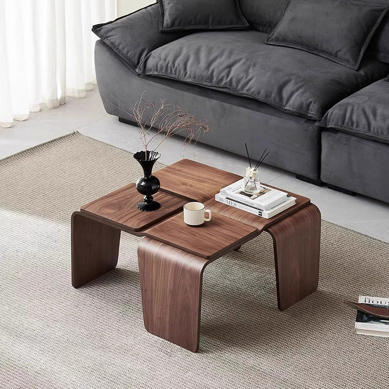 Moderner quadratischer Couchtisch aus strukturiertem Sperrholz in Walnussoptik im Mid-Century-Stil für das Wohnzimmer 