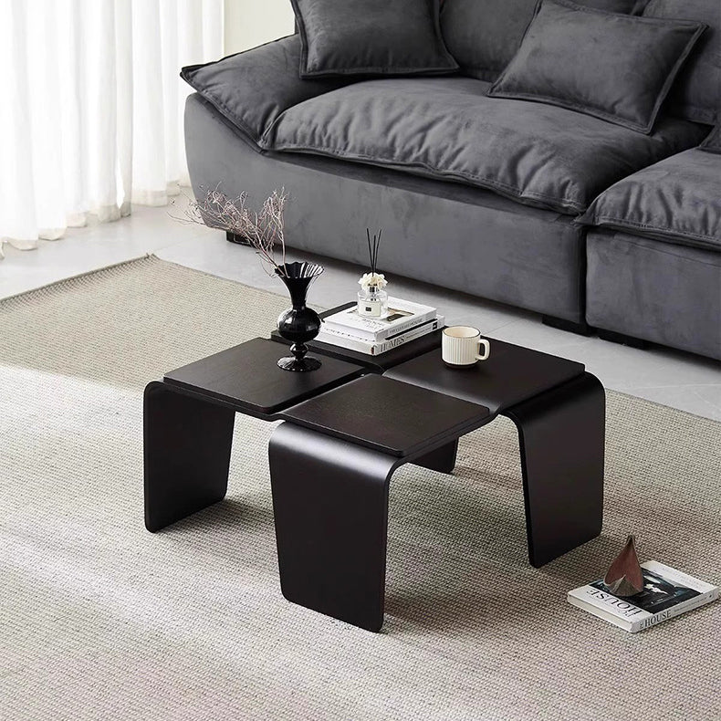 Moderner quadratischer Couchtisch aus strukturiertem Sperrholz in Walnussoptik im Mid-Century-Stil für das Wohnzimmer 