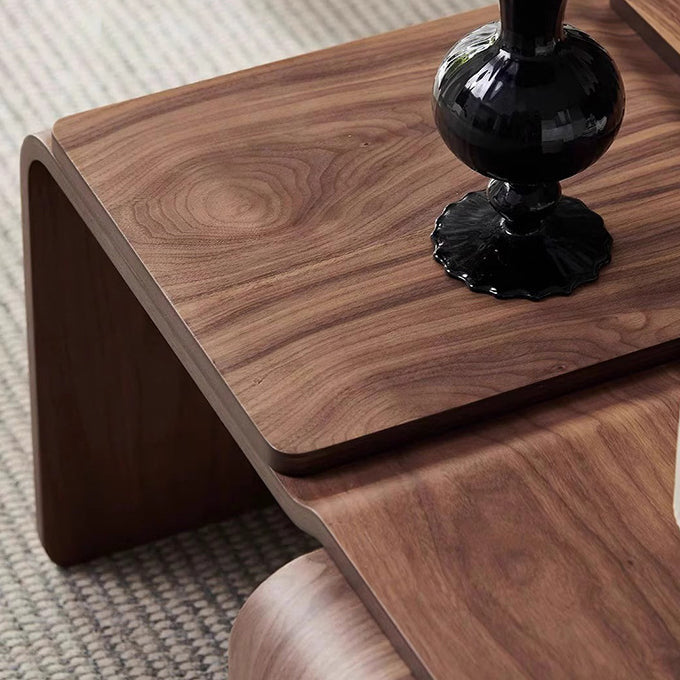 Moderner quadratischer Couchtisch aus strukturiertem Sperrholz in Walnussoptik im Mid-Century-Stil für das Wohnzimmer 