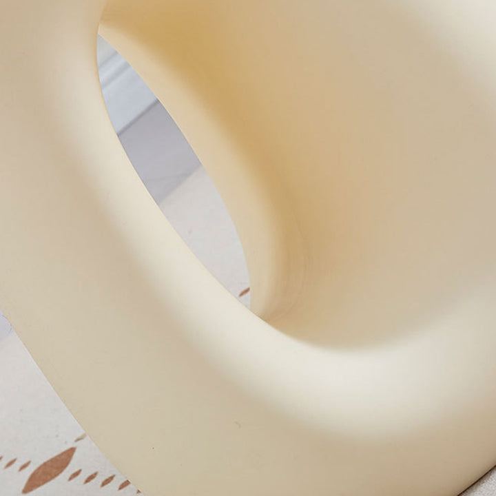 Moderner minimalistischer ovaler Skelett-Kunststoff-Couchtisch 1-stufig für das Wohnzimmer 