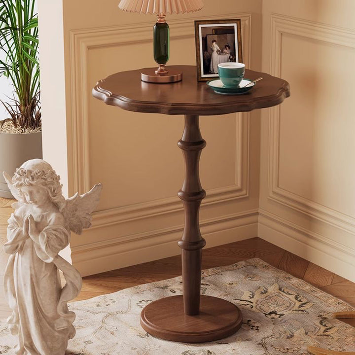 Traditional Vintage Round Lacework Rubberwood Coffee Table 1-Tier For Living Room