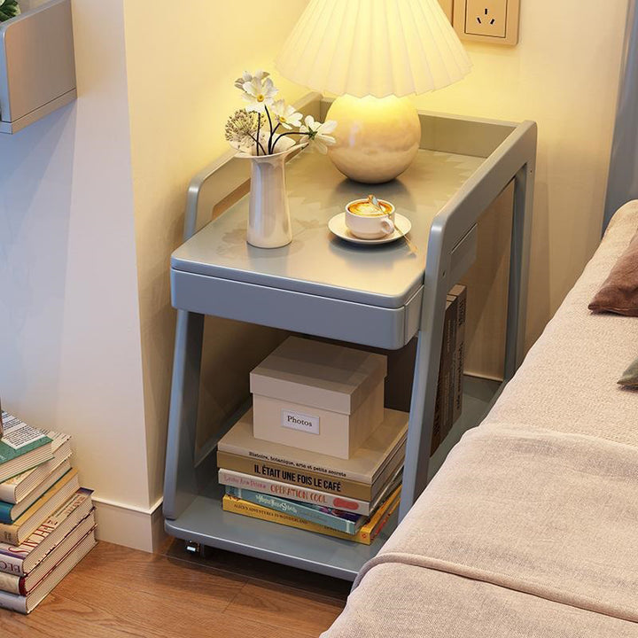 Table de bout à deux niveaux en bois de caoutchouc trapézoïdal minimaliste moderne avec planches multicouches en bois de pin pour chambre à coucher 